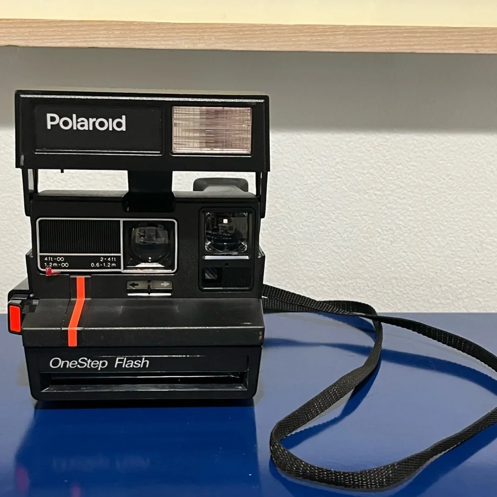 Polaroid One Step Flash Instant Camera Vintage 80s 90s Black Strap Photography